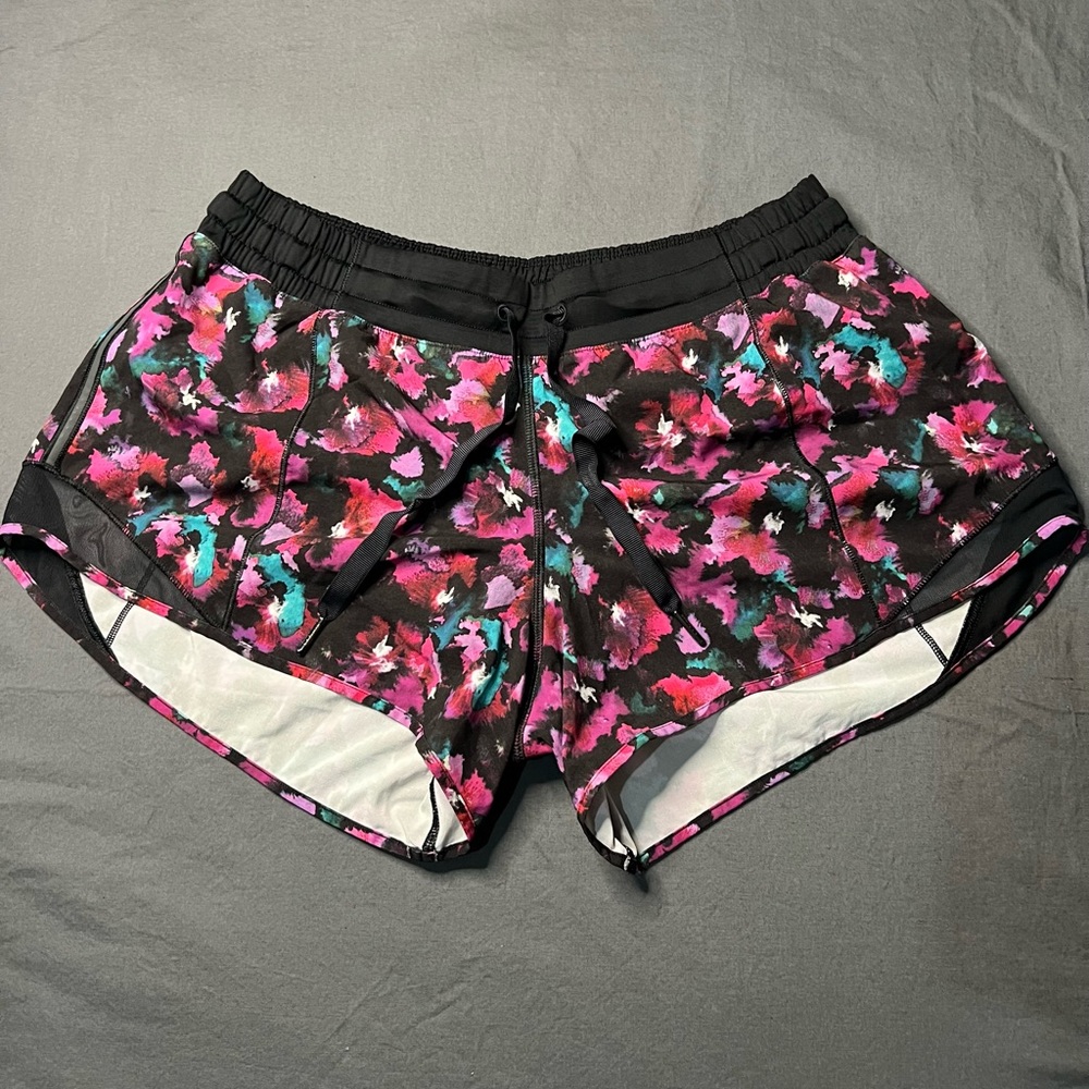 Women’s Lululemon Hotty Hot Floral Short